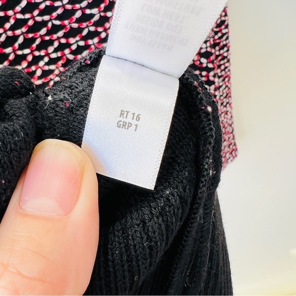 St. John textured Knit jacket, black/red, Size M E26 - Picture 10 of 11